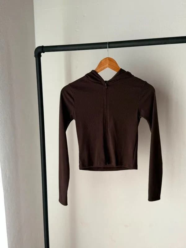 Remera de morley capucha cierre
